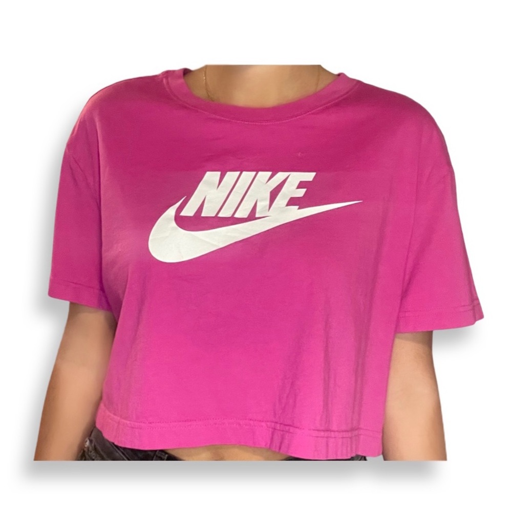 Pink Nike cropped tee